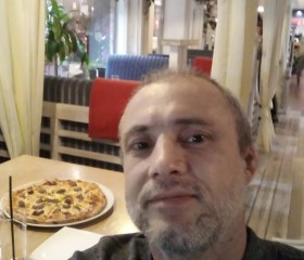 Gazimagomed, 41, Vienna
