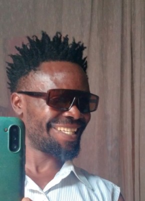 Godfrey, 32, Uganda, Kampala