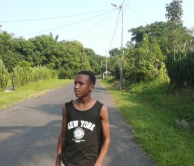 Thiago, 20, Sao Tome