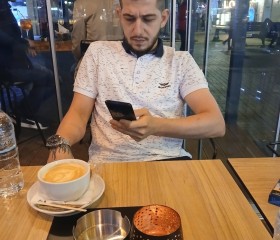 Huseen, 26, Sofia