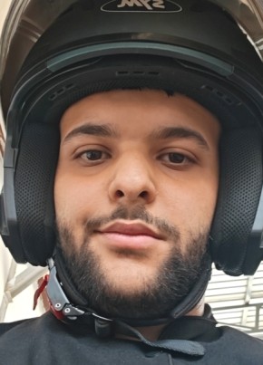 Karim из Algiers 22 года