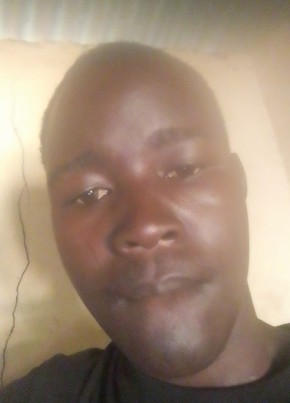 Dj collns, 20, Kenya, Homa Bay