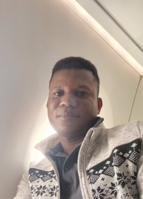 Edward gyasi из إمارة الشارقة 31 год