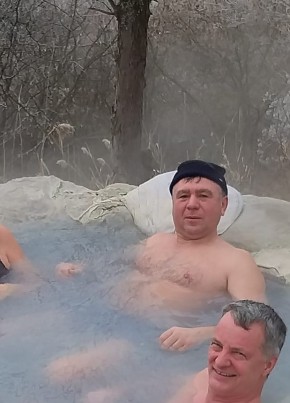 Aleksey, 55, Russia, Yalta