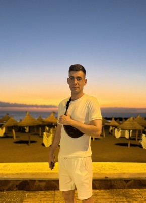Artem из Löhne (Niedersachsen) 34 года