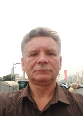 Евгений из Земетчино 64 года