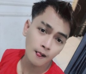 Kip Li, 22, Semarang