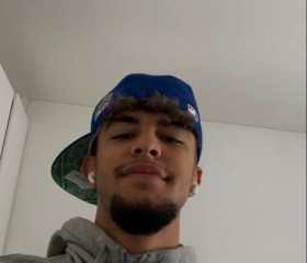 Leo, 18, Guestrow