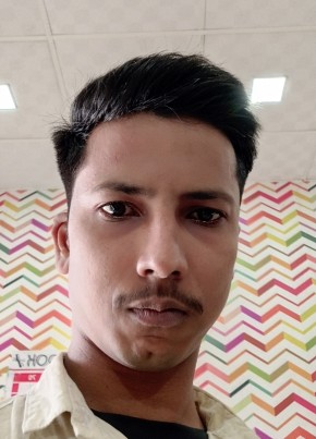 Amir Khan, 19, India, Vapi