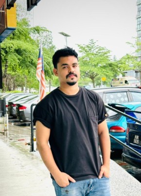 Awais из Kuala Lumpur 22 года