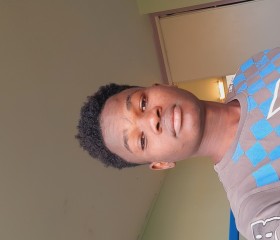 Nwor, 18, Saint-Omer