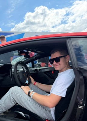 Станислав из Москвы 18 лет