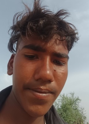Neeraj Kumara, 18, India, Rāe Bareli