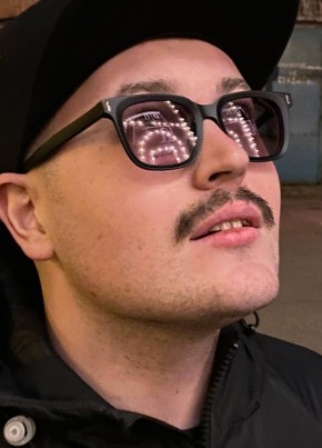Даниил из Санкт-Петербурга 32 года