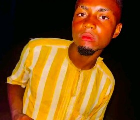 Prince, 23, Libreville