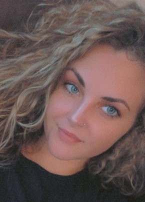 Sophie из Saint Louis 28 лет