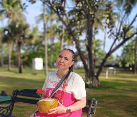 Alyena, 43, Zanzibar