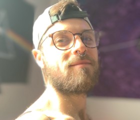 Valentin, 33, London