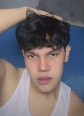 Max, 20, Pilipinas, Maynila