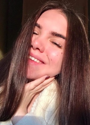 алена, 28, Россия, Саратов