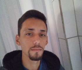 Vitor, 22 года, Porto Alegre