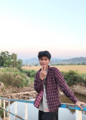 Han Tun из Naypyitaw 22 года