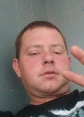 Павел из Котельниково 34 года