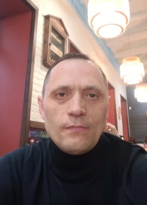 Иван из Новороссийска 42 года