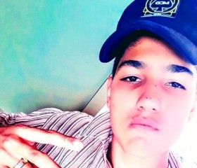 Thiago, 20, Araguari