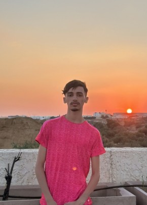 Adam из Oran 23 года