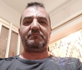 Ardian, 54, Irakleion