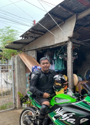 Kiss on, 35, Philippines, Liloan