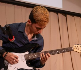 Fyedor, 21, Yekaterinburg