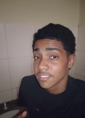 Yuri из Petrolina 23 года
