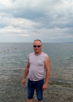 Виталий, 48, Россия, Суворов