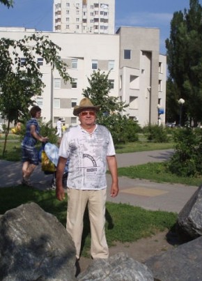 Дмитрий, 73, Россия, Белгород