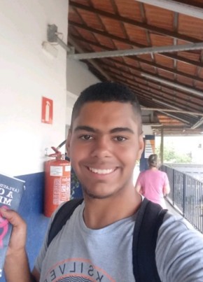 Charles, 22, Brazil, Itabirito