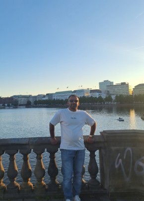 Ermal из Hamburg 31 год