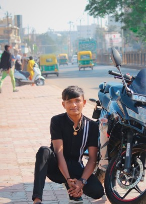 Daxesh Talpada, 19, India, Nadiād