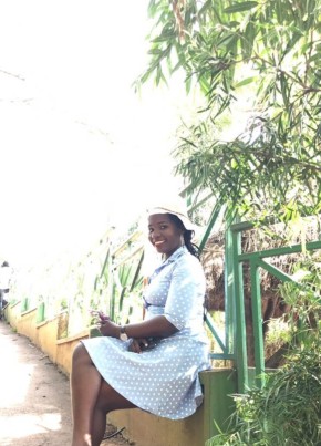 Nina, 33, Uganda, Kampala