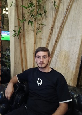 Арман из ქობულეთი 22 года