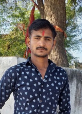 Mahesh. Raval, 35, India, Surat