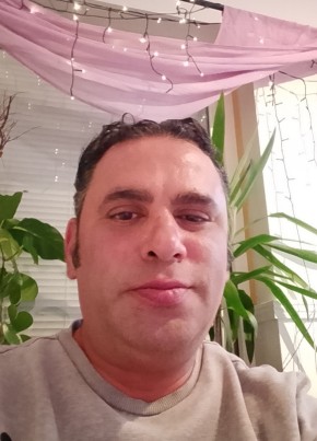 Alaadin Hobe из Växjö 47 лет