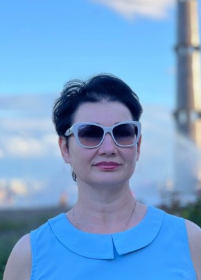 Ирина Васильева из Парфино 50 лет
