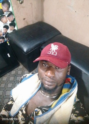 Léopold ombessa из Yaoundé 29 лет