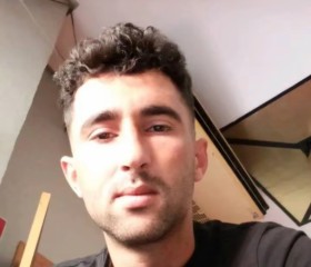 Aziz, 28, Torrelavega