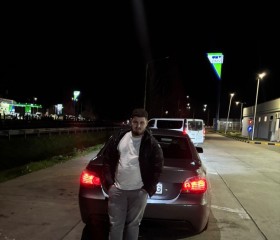 Robert, 20, Bucharest