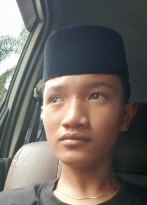 Adi, 18, Indonesia, Jember