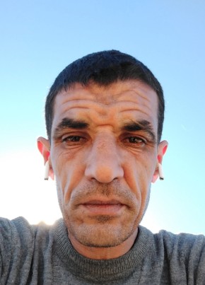 Rabie, 45, People’s Democratic Republic of Algeria, Batna City