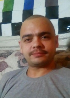 Александр, 36, Россия, Канаш